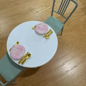 Miniature Dollhouse Cutlery & Plates Set – 1:12 Scale, Maileg Décor