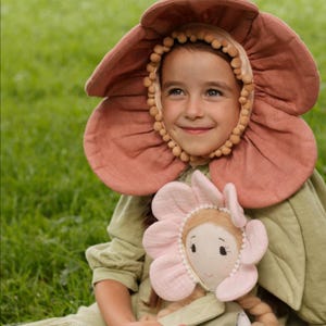 Flower bonnet DIGITAL sewing PATTERN & video tutorial / Flower Hat / Baby Newborn Photo Prop / Newborn Baby Girl Hat/ fairy headdress outfit