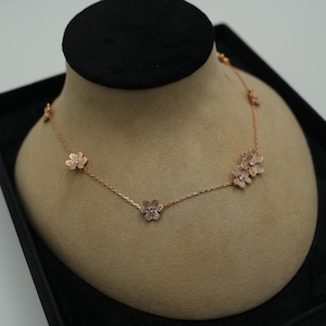 Collier Frivole en oxyde de zirconium cintré Collier de luxe en argent 925 plaqué or rose 18 carats