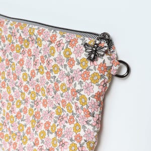 Floral Quilted Laptop Sleeve for 14 Inch MacBook, Notebook – Padded Computer Protection for Women