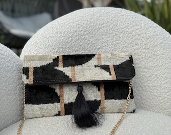 Schwarz Weiß Ikat Clutch Tasche, Schwarz Weiß Boho Chic Clutch, Seide Tasche, Samt Top Handtasche, Handgewebter Seidensamt Foldover Beutel
