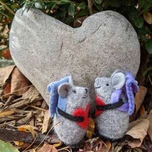 heart plush,stuffed toy mouse, Mouse with backpack, tiny mouse, hiker gift, wool mouse, waldorf mouse, woodlandmouse, all natural mouse,