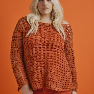 Golden Breeze Crochet Pullover Pattern – Easy Mesh Sweater PDF – Beginner-Friendly Medium Weight Crochet Top for Women – Amarillo Style