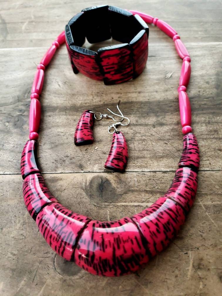 Animal print tagua necklace/Tiger print pink necklace / Gifts for mom