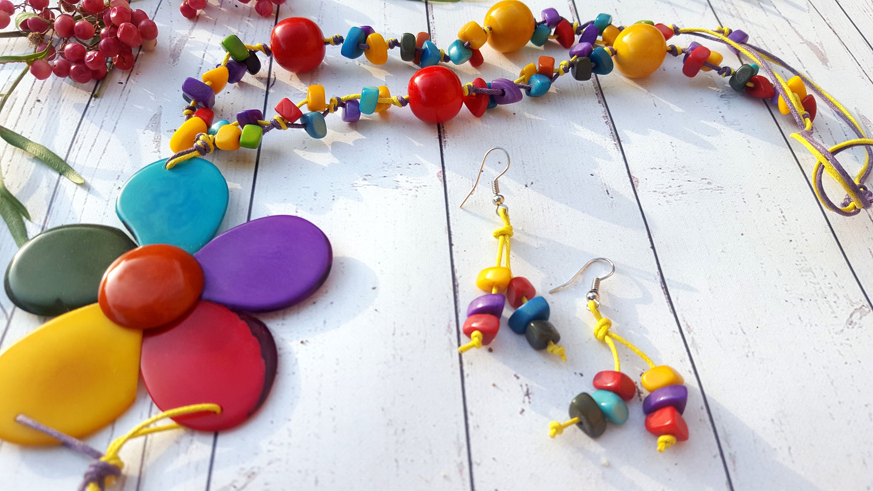 Flower necklaces/Tagua necklace/Bold necklace/Colorful Necklace/Gift