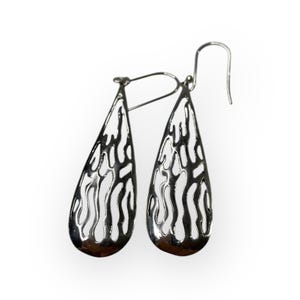 Sterling silver filigree earring, Minimalist artisan jewelry for everyday wear