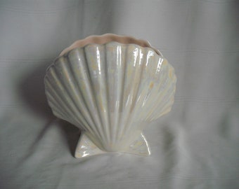 Fan Shell Vase / Mother of Pearl