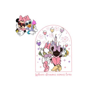 K&ouml;nnte beinhalten: Eine rosa und wei&szlig;e Illustration von Mickey Mouse und Minnie Mouse vor einer rosa und wei&szlig;en Illustration von Schloss Aschenputtel. Der Text "Where dreams comes true" befindet sich unter dem Bild.