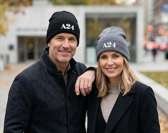 A24 Haftowana czapka: Czapka z mankietem w stylu filmu niezależnego