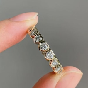 Aliança de casamento de moissanita em formato de coração, anel de aniversário com moldura clássica, aliança combinando com a eternidade, aliança de noivado em ouro amarelo maciço 14K.