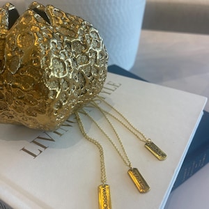 Collar minimalista personalizado / Colgante de fe inspirador grabado en oro / Joyas con dije de palabra motivacional / Ánimo para ella