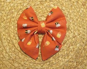 Red Honey Bees Dog Cat Lady Sailor Bow Tie: Easy Collar Attachment