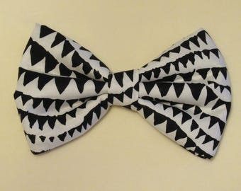 Shark Teeth Dog Cat Bow Tie: Easy Collar Attachments