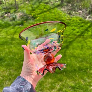 SÄLLSYNT Vintage MacKenzie Childs Smält Konfetti Konstglas Piedestal Skål Godisfat bild 7