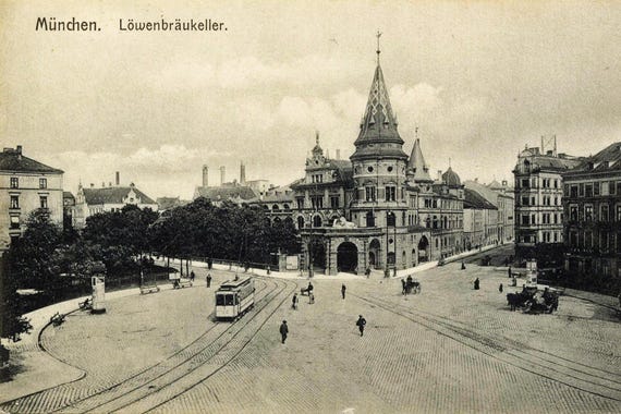 Retro postcard / Munich / Löwenbräu Keller