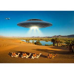 Postkarte. Ein Ufo über Kamele in der Wüste