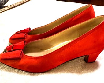 Bruno Magli Womens Shoes Sz 5 Ruby Red Suede Pumps heels shoes Made in Italy