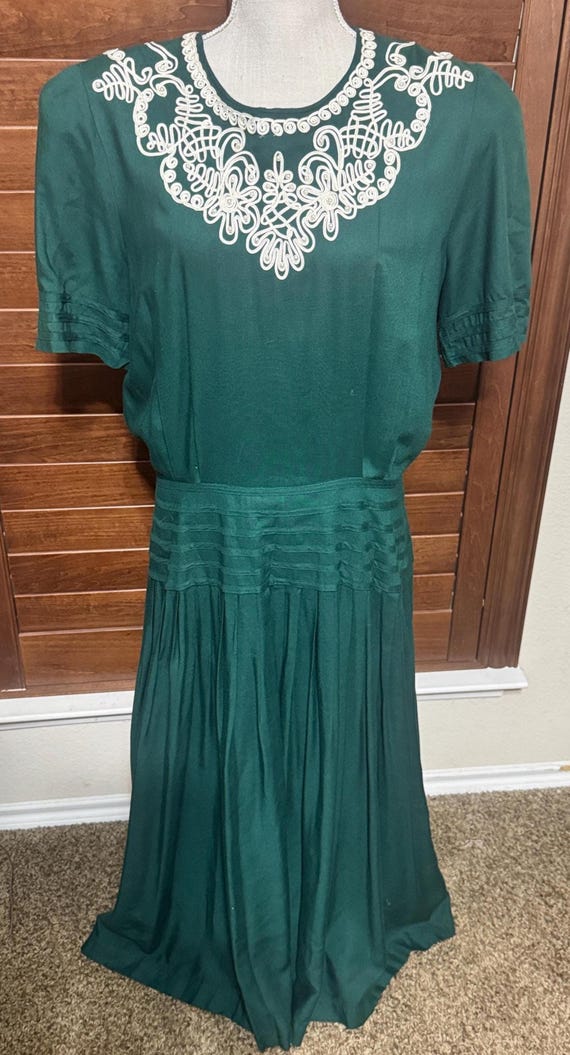 green emerald velvet dress Berylove Women Maxi Mother Dress Plus Size Dark Green A Line V Neck Wedding Party Guest Dress with Half Sleeves, Dark Green / 3XL main image 1