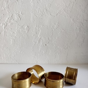 Set of 4 simple classic brass napkin rings