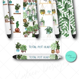 Könnte beinhalten: Ein Satz digitaler druckbarer Designs mit einem weißen Stift mit verschiedenen Pflanzenmustern. Die Designs beinhalten ein sich wiederholendes Muster aus Topfpflanzen, ein Muster aus hängenden Pflanzen, ein Muster aus Blattästen und einen Stift mit dem Text "TOTAL POT HEAD", der darauf wiederholt wird. Die Designs sind perfekt für die Erstellung von individuellen Stiften, Planern und anderen Bastelarbeiten.