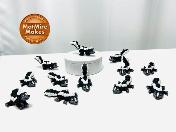 Articulated Flexi Mini Skunk - 3D Printed Fidget Figurine - F12