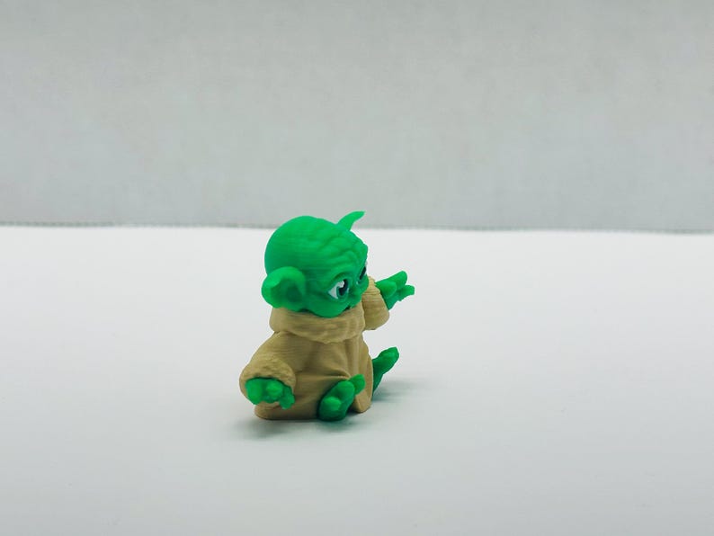 Figura de Mini Grogu: Diseño de dibujos animados impreso en 3D - J3 imagen 8