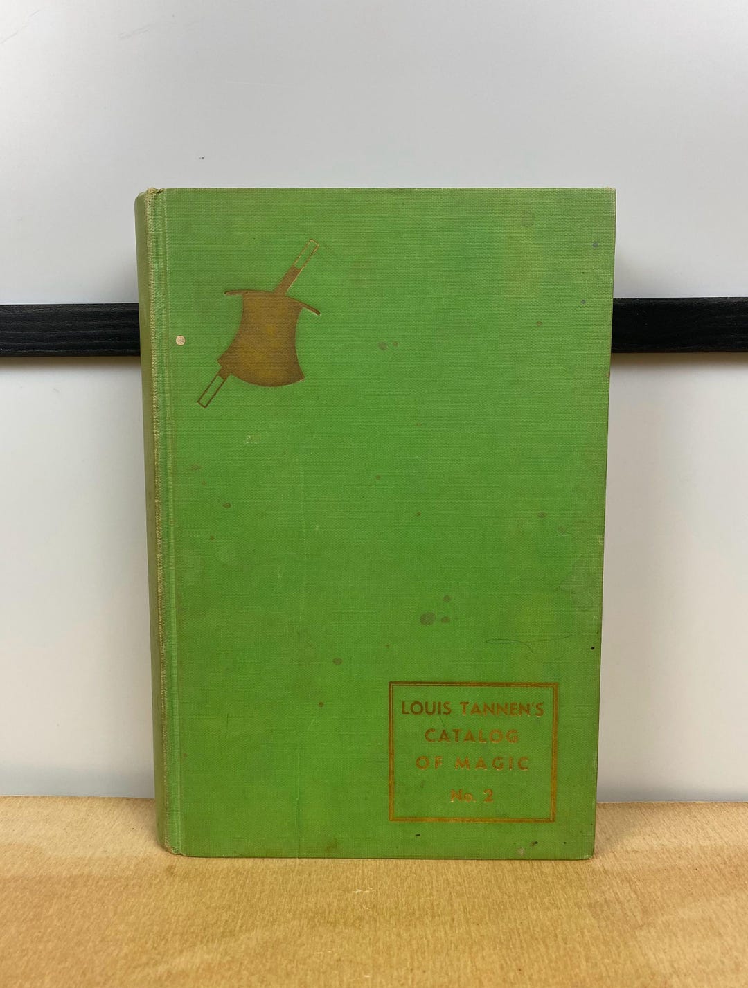 A0035 RARE Tannen's Magic Catalog No.2 / Hard Cover / Good Condition