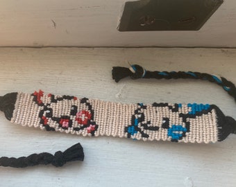 Bracelet en macramé inspiré de Plusle et Minun sur mesure