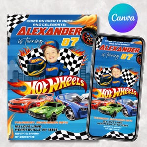 Puede incluir: Una invitación de cumpleaños con temática de Hot Wheels, con un niño con traje de carreras, banderas a cuadros y coches de juguete. La invitación incluye el texto "Alexander cumple 7 años" y detalles del evento.