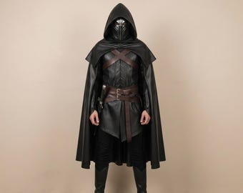 Leren Assassin-cosplay-outfit | Dark Fantasy schurkenkostuum, krijgerspantser met capuchon, LARP stealth-mantel, middeleeuws Halloween-kostuum