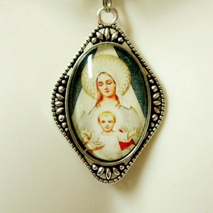 Madonna and child pendant - AP26-129