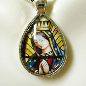 Our Lady of Guadalupe pendant with chain - AP02-231