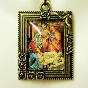 Nativity picture frame pendant and chain - AP05-417