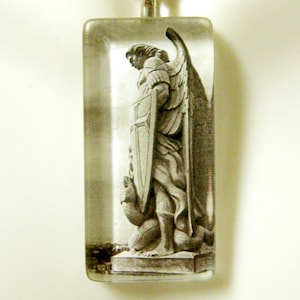 Archangel Michael pendant with chain - GP12-162