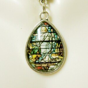 Resurrection of Christ stained glass window teardrop pendant and chain - AP02-082