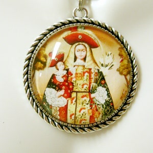 Madonna and child pendant and chain - AP25-028 - Cusco style