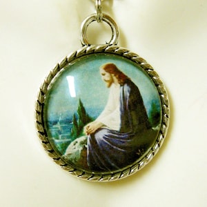 Christ on the Mount of Olives pendant and chain - AP05-299