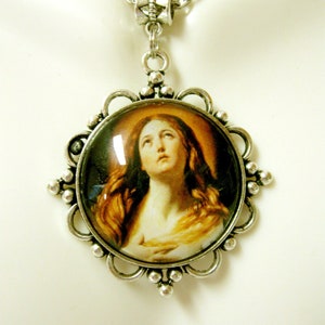 Mary Magdalene pendant and chain - AP26-186