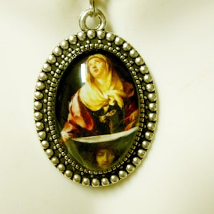 Saint Veronica pendant and chain - AP05-487