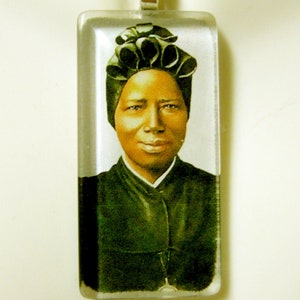 Saint Josephine Bakhita pendant with chain - GP01-438