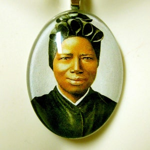 Saint Josephine Bakhita pendant with chain - GP04-052