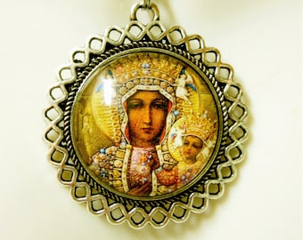 Black Madonna and child pendant and chain - AP05-471