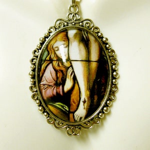 Saint Mary Magdalene pendant and chain - AP09-360