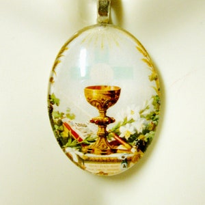 The Eucharist pendant with chain - GP04-006 cameo style
