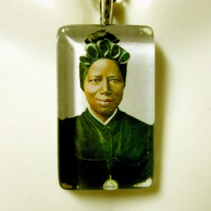 Saint Josephine Bakhita pendant with chain - GP09-242