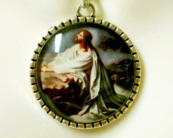 Christ in prayer/tree of life reversible pendant and chain - AP05-244