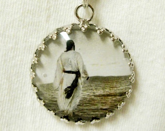 Christ walking on water pendant with chain - AP05-003