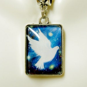 Dove of peace pendant with chain - AP02-057