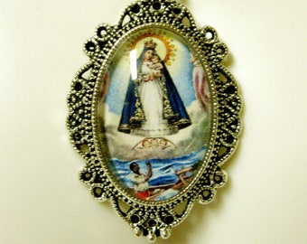 Our Lady of Charity pendant with chain - AP04-428