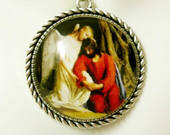 Agony in the garden pendant and chain - AP25-008